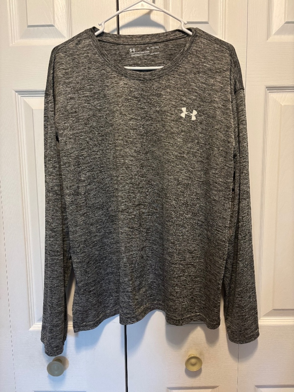 Under Armour Men’s XL Gray Heather Long Sleeve Performance Shirt